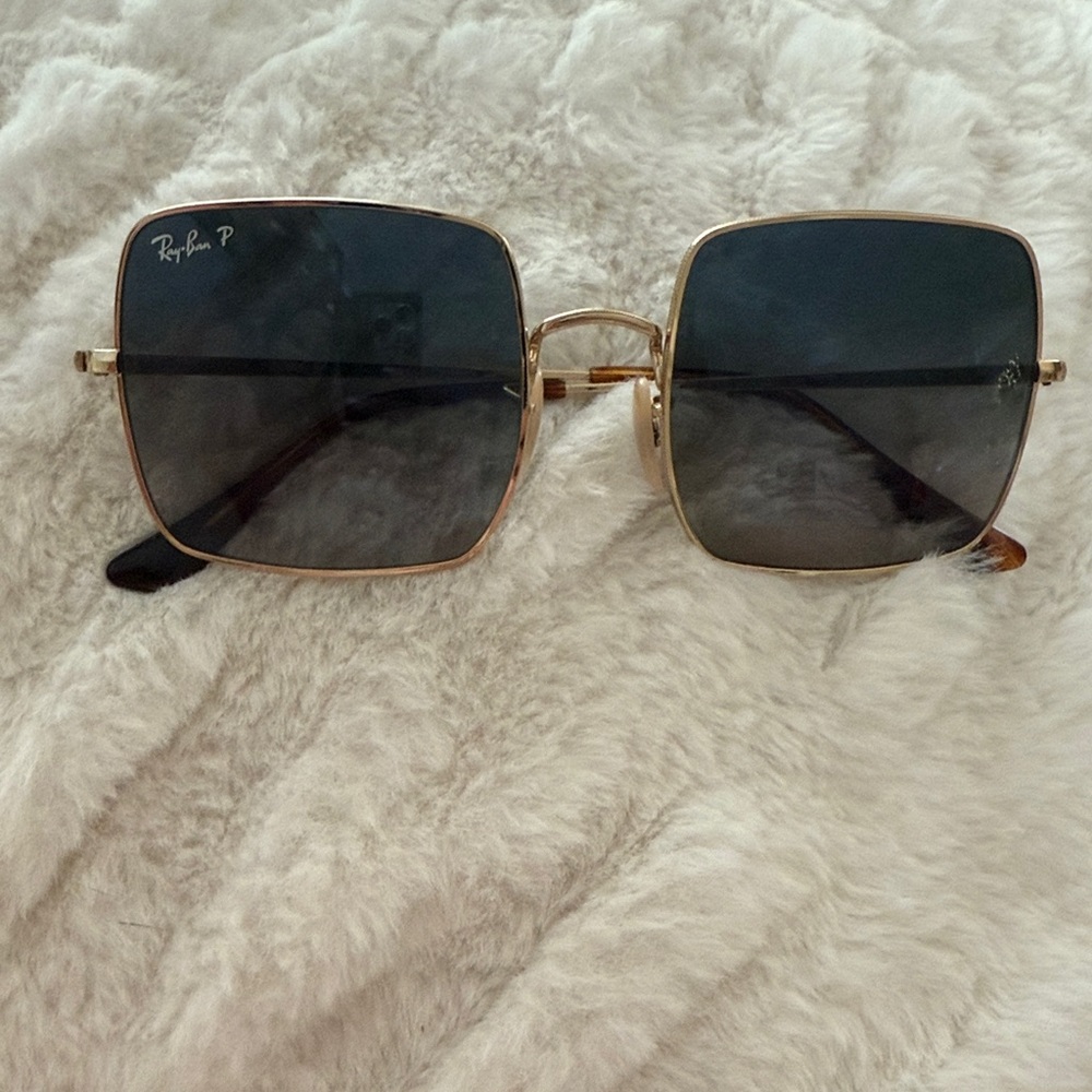 Ray-Ban Gold Frame Black Lens Sunglasses